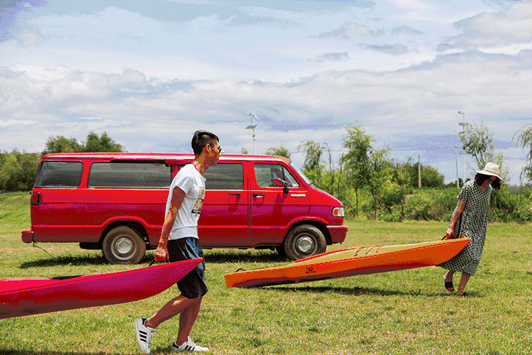 大理既下山，天光云影共徘徊