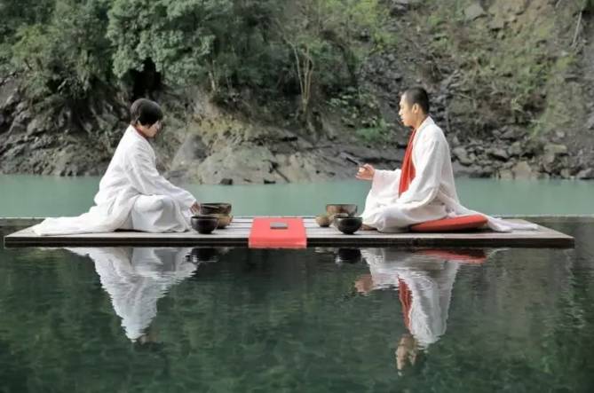 客堂間莫干山民宿，隱居深山聆聽自然