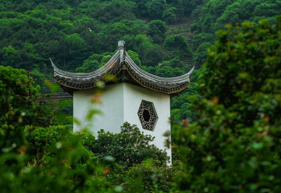 縹緲軒民宿，縹緲峰下伴山林美景泡一池私湯