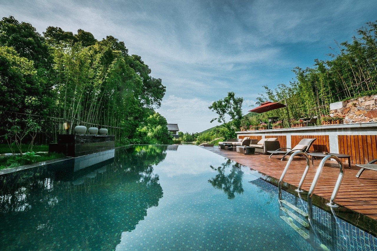 縹緲軒民宿，縹緲峰下伴山林美景泡一池私湯