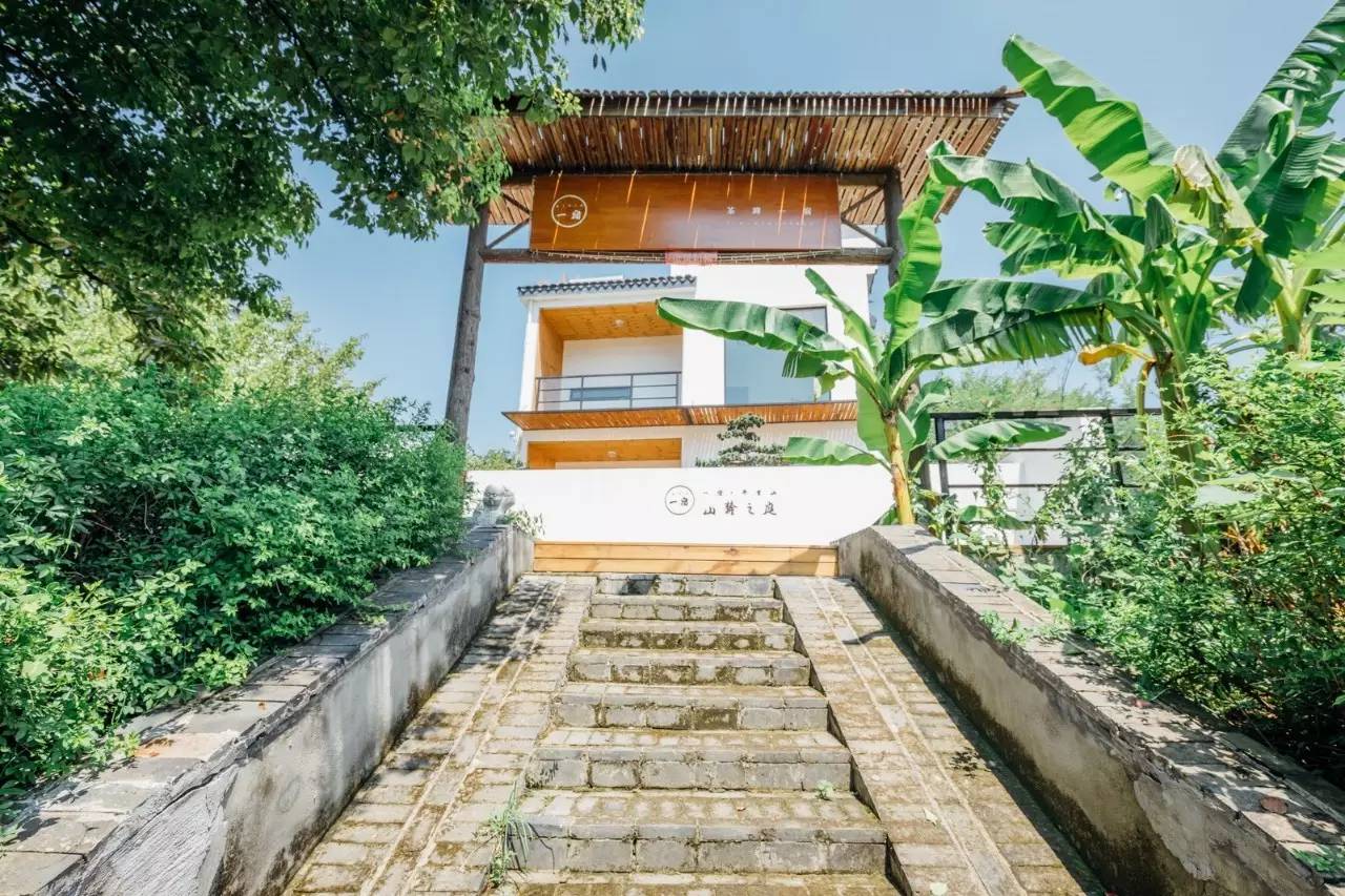 一宿·山麓之庭，一個(gè)充滿禪意山下庭院