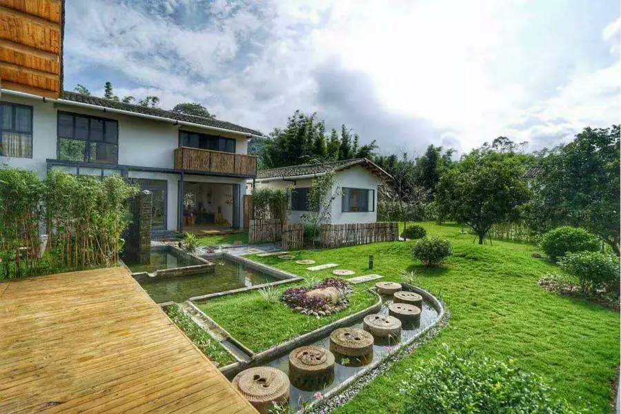 天堂山鄉(xiāng)愛(ài)樹(shù)民宿，古色古香的童話(huà)小鎮(zhèn)