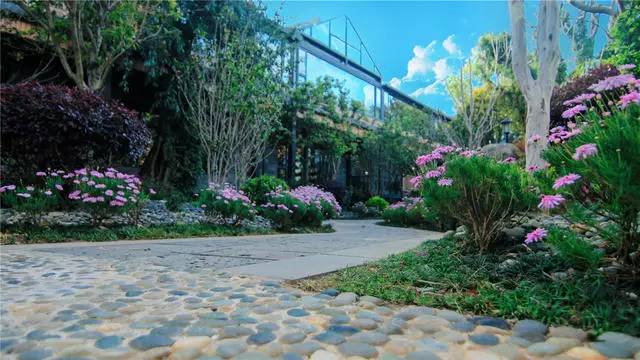 融居·銀箔泉，來銀箔泉邊喝茶看蒼山洱海