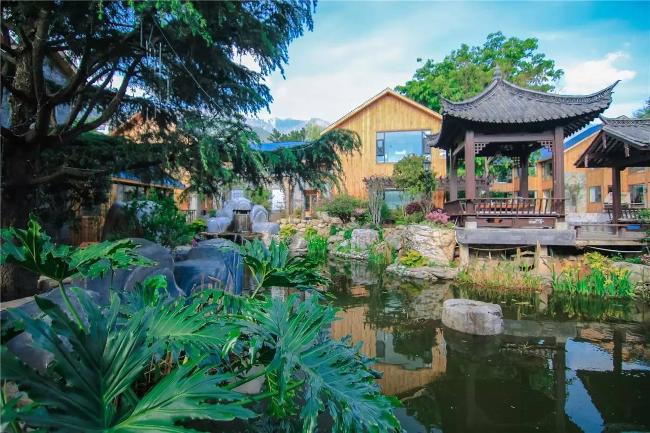 融居·銀箔泉，來銀箔泉邊喝茶看蒼山洱海