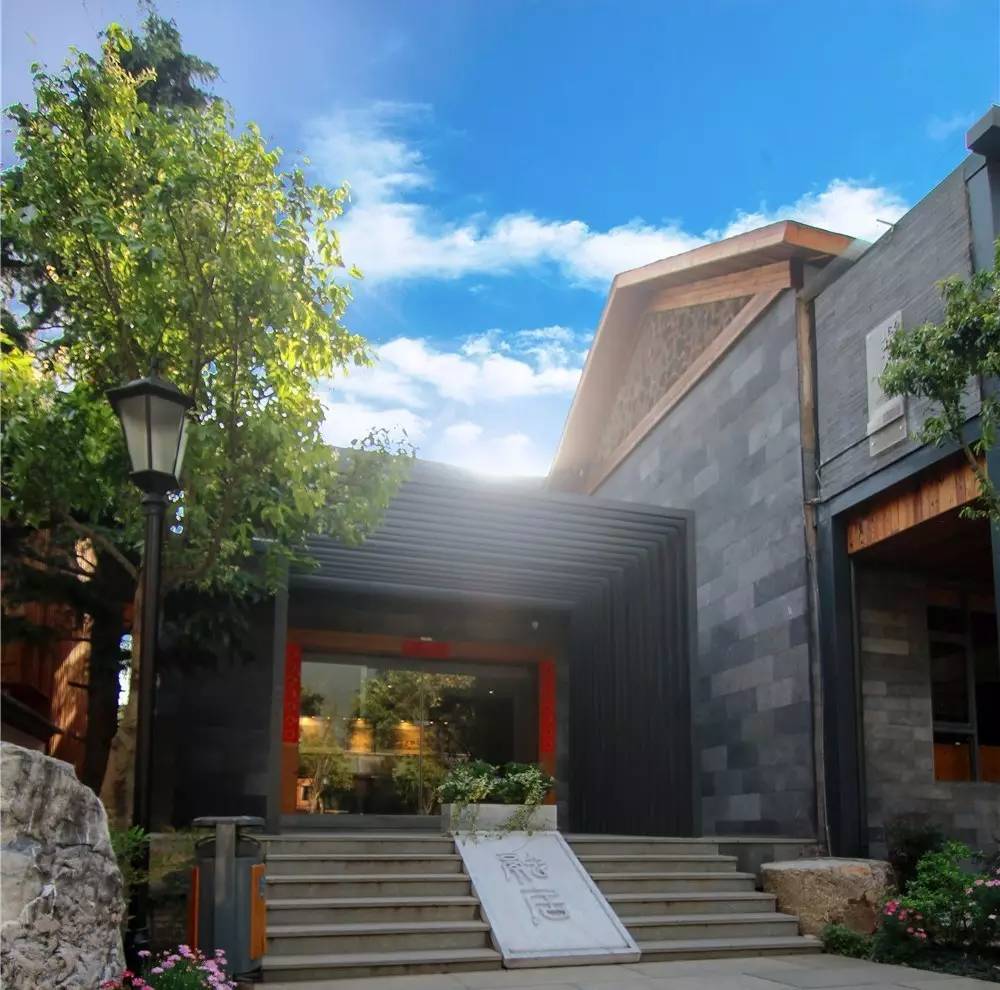 融居·銀箔泉，來銀箔泉邊喝茶看蒼山洱海