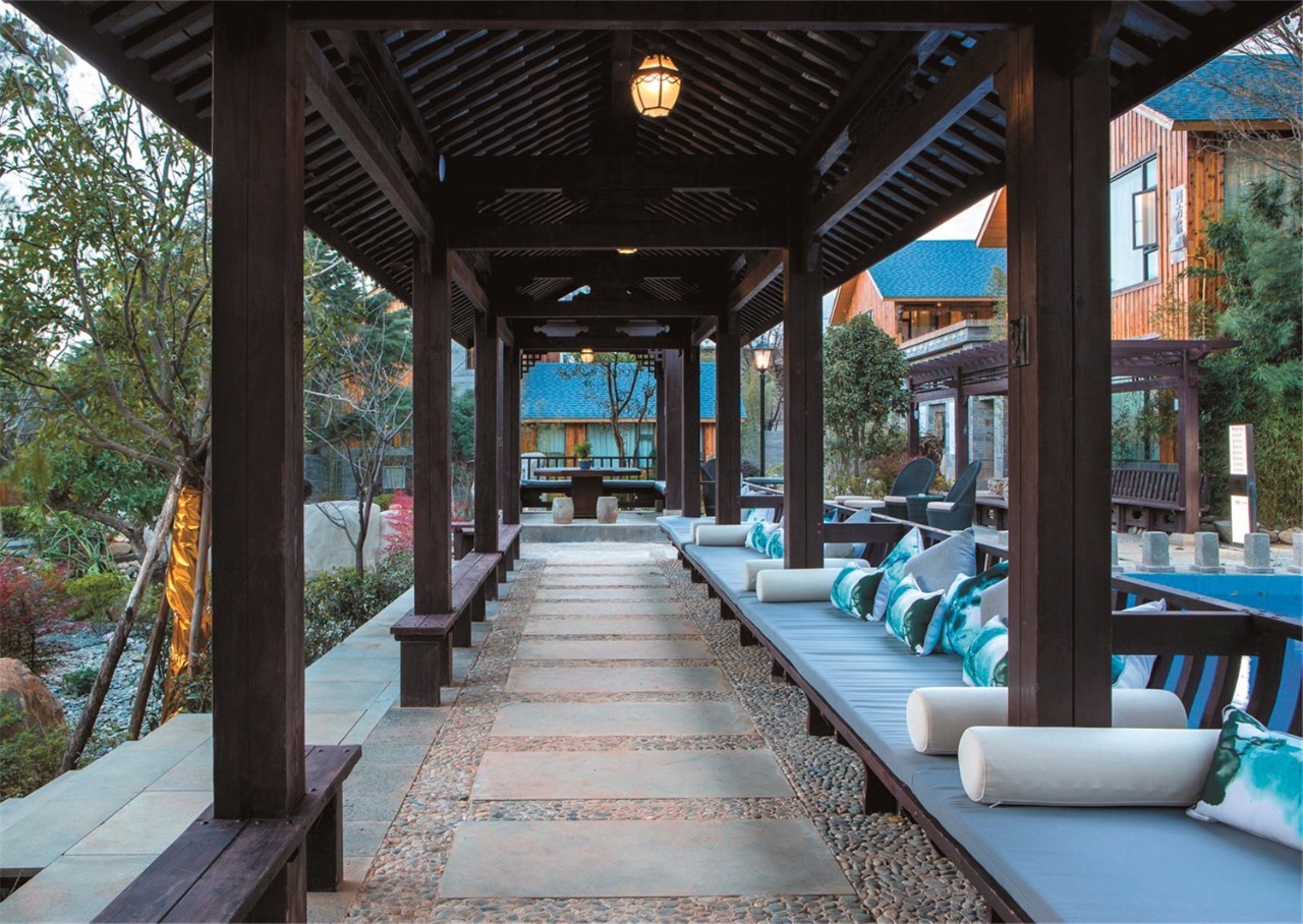 融居·銀箔泉，來銀箔泉邊喝茶看蒼山洱海