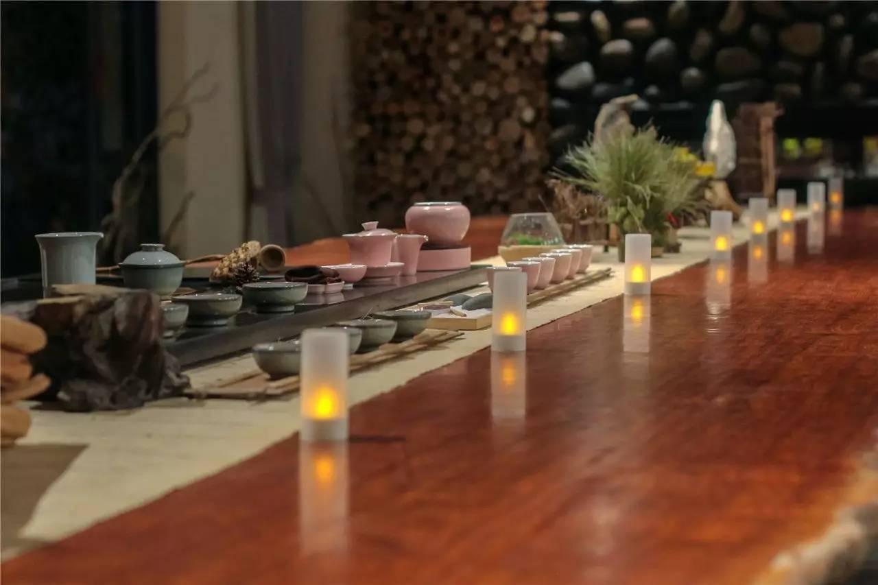 融居·銀箔泉，來(lái)銀箔泉邊喝茶看蒼山洱海