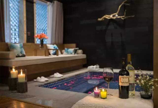 融居·銀箔泉，來銀箔泉邊喝茶看蒼山洱海