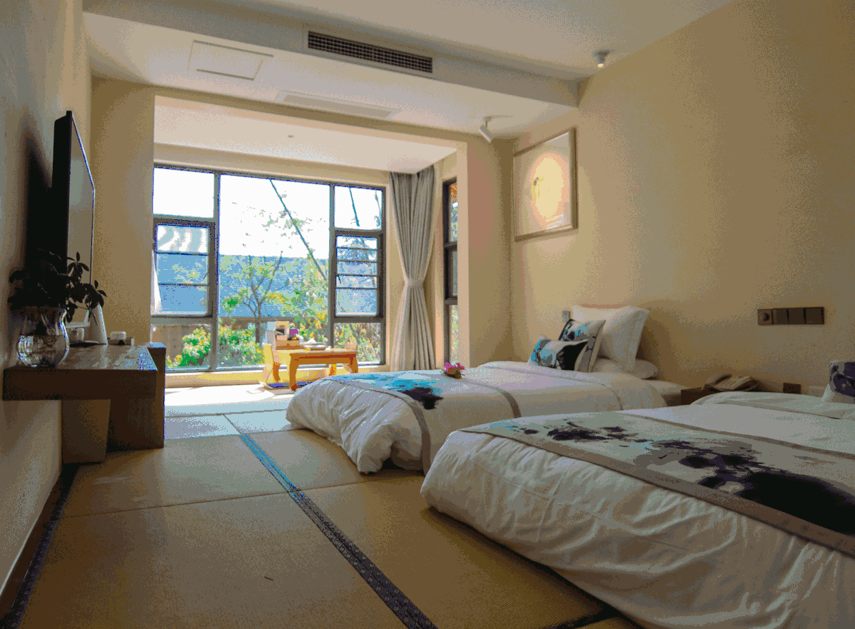 融居·銀箔泉，來(lái)銀箔泉邊喝茶看蒼山洱海