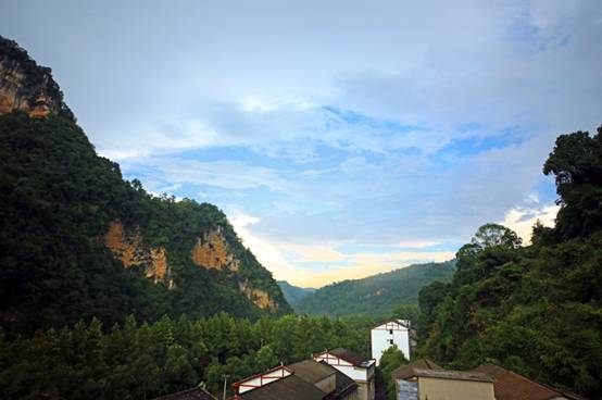 壹城一家，一座城一盞燈一個(gè)家在守候你