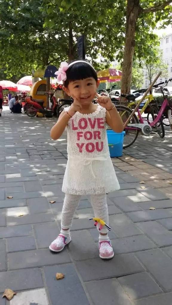 如隱·小佐居，半入溪水半入云