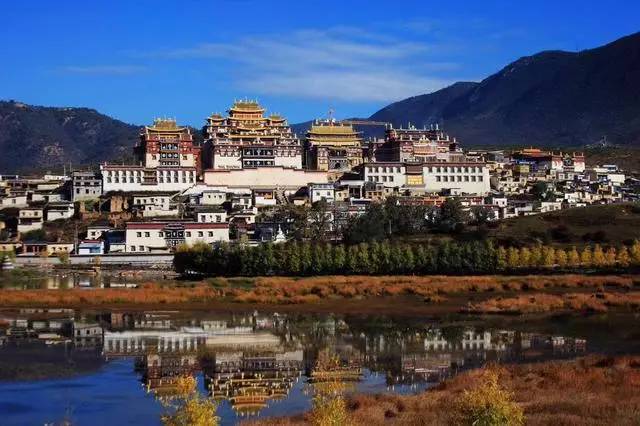 天空之城南杉藝術(shù)酒店，在月光之城尋找探索