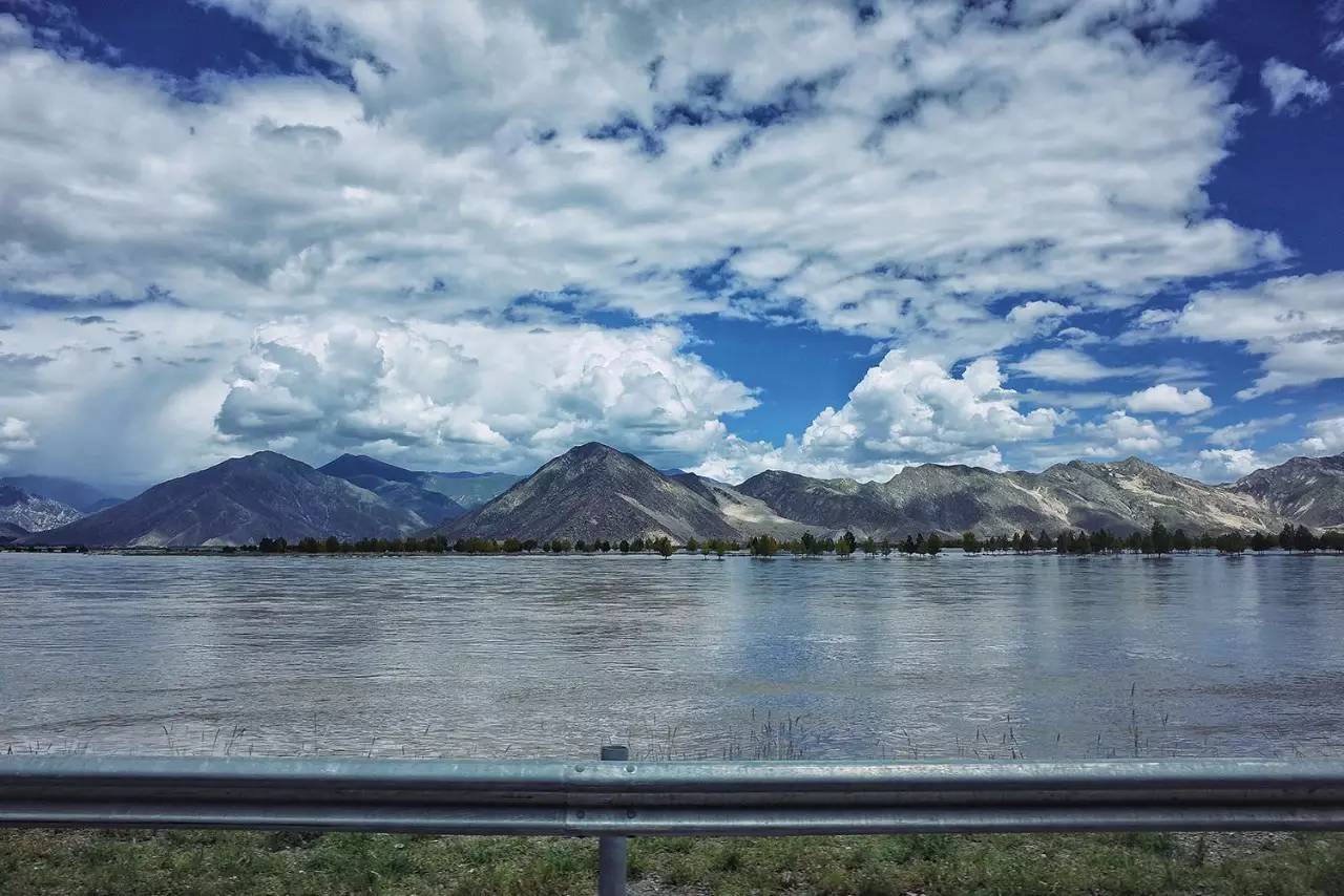 拉薩香格里拉酒店，睡在世界屋脊之上