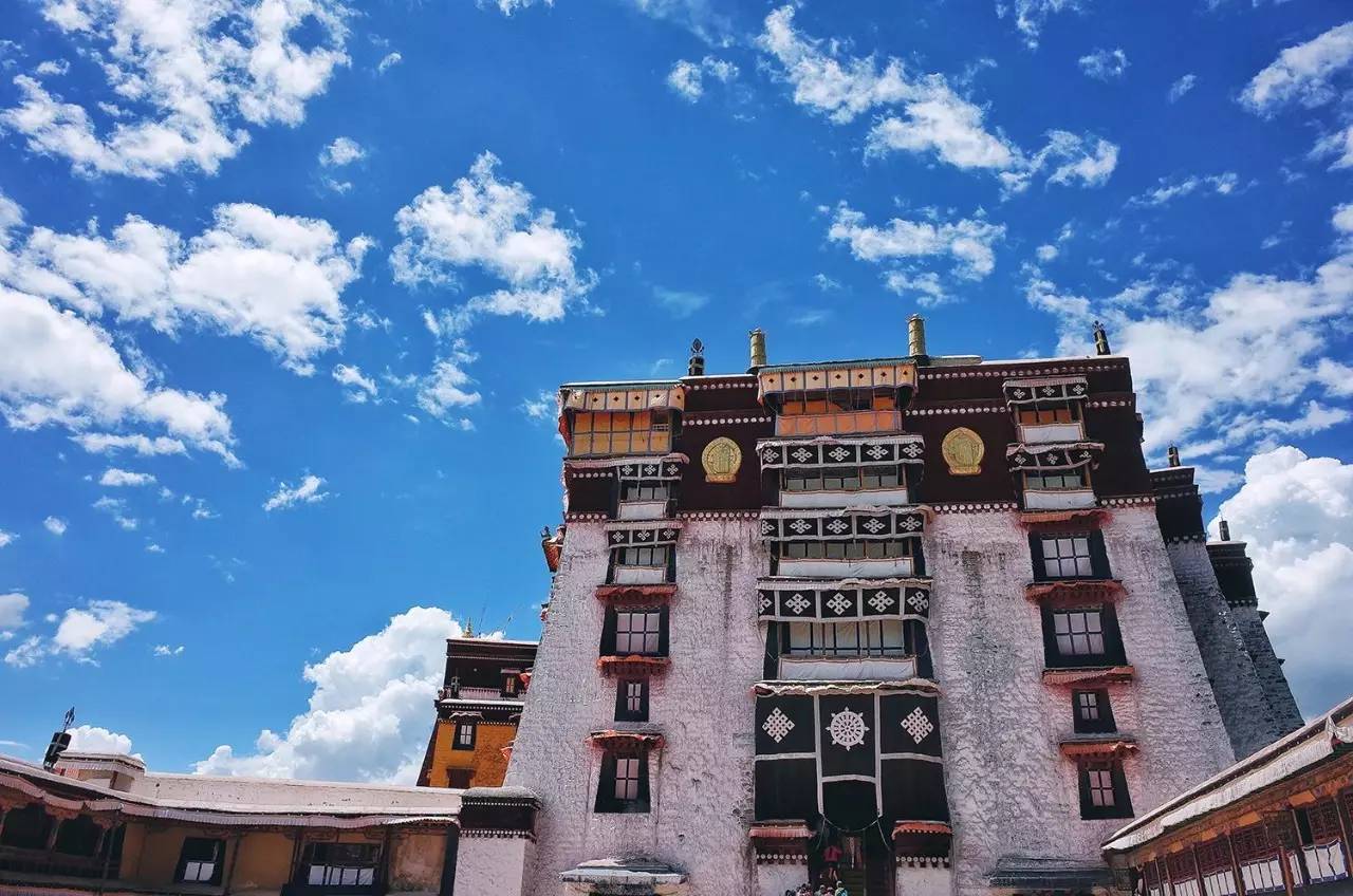 拉薩香格里拉酒店，睡在世界屋脊之上