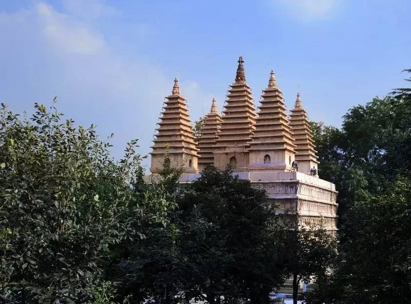 種類繁多的中國(guó)佛塔，佛教文化博大精深