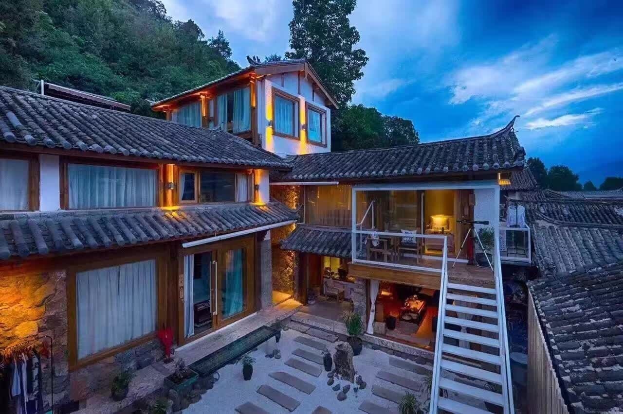 麗江束河聚寶齋民宿，告別曾經(jīng)邂逅未來(lái)的美麗