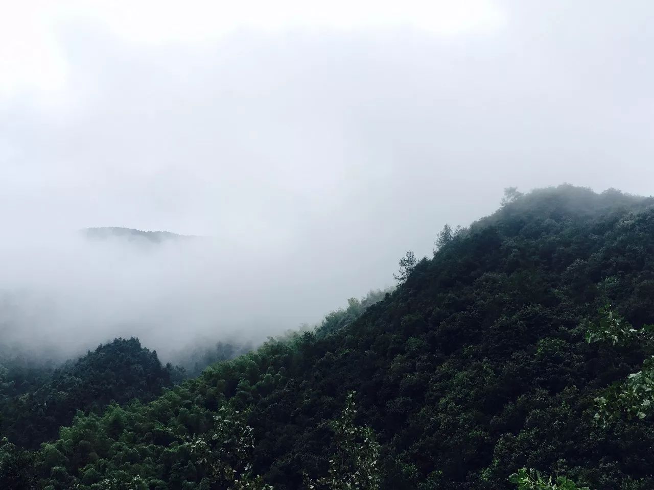 杭州·天方夜潭，給你一個「山脊之巔」的舞臺