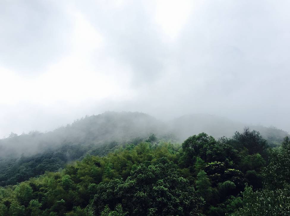 杭州·天方夜潭，給你一個「山脊之巔」的舞臺