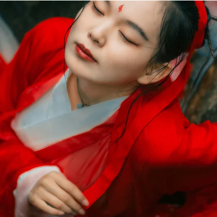 紅衣女子霸氣頭像，唯美古風(fēng)真人女子頭像