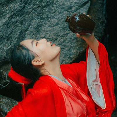 紅衣女子霸氣頭像，唯美古風(fēng)真人女子頭像