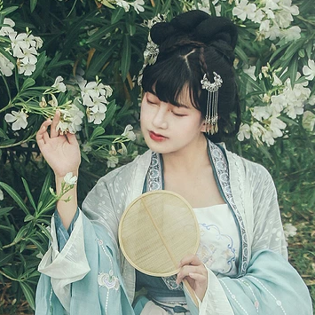 小清新唯美花朵頭像，家佳樂文學(xué)古風(fēng)真人女子頭像