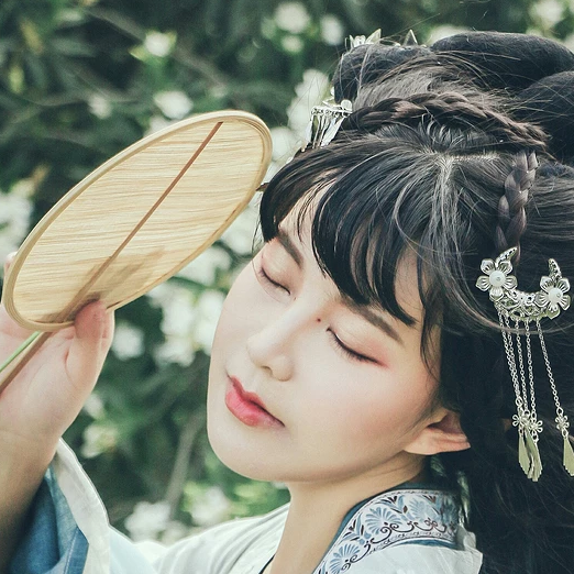 小清新唯美花朵頭像，家佳樂文學(xué)古風(fēng)真人女子頭像