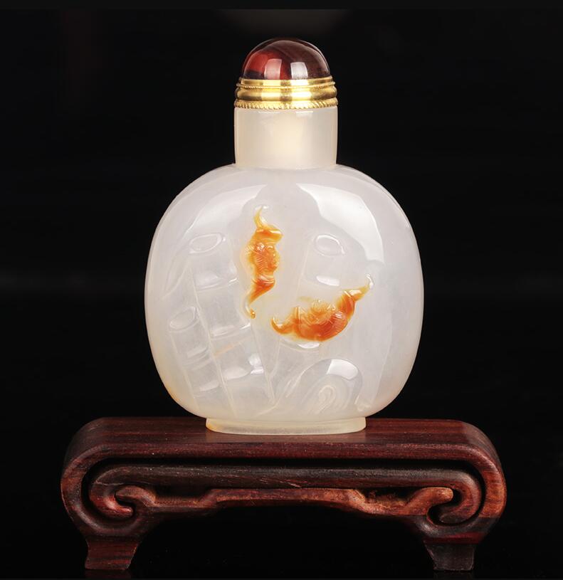 瑪瑙鼻煙壺，韻味自然成景