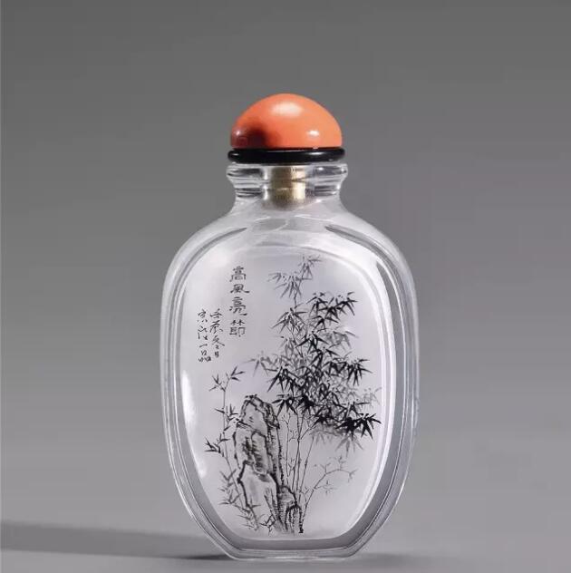 內畫鼻煙壺，壺中天地間掌心中國美