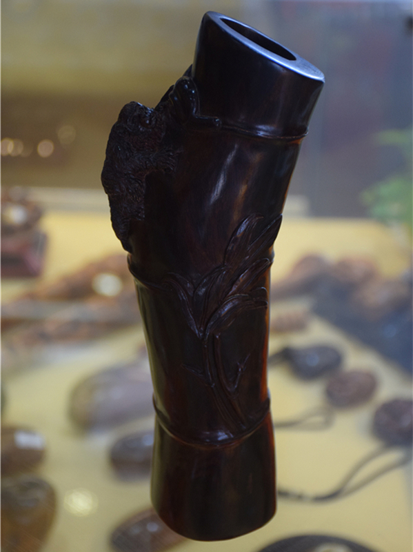 黃花梨筆筒，筆筒中的君子