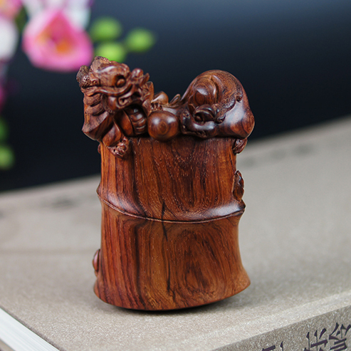 黃花梨筆筒，筆筒中的君子