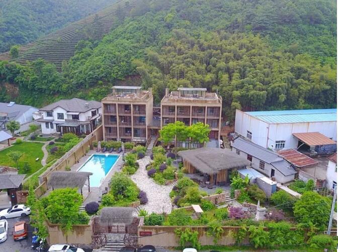 莫干山遙遠的山民宿，溪聲不絕耳山色不離門