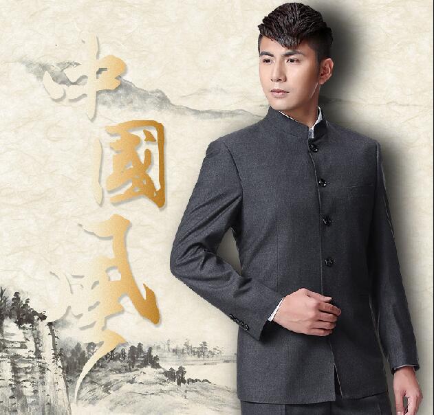 立領(lǐng)中山裝，恰同學(xué)少年風(fēng)華正茂