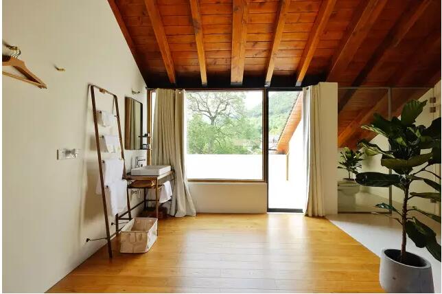 大樂之野·小鎮(zhèn)姑娘，克制中藏細(xì)節(jié)