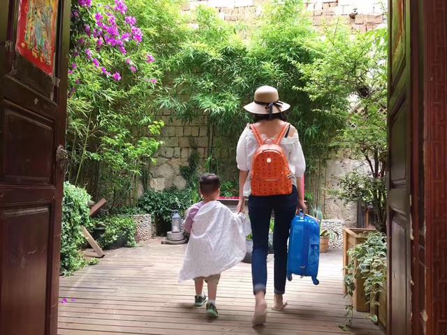 麗江束河無(wú)爾，在這里帶著夢(mèng)想開(kāi)花棲居