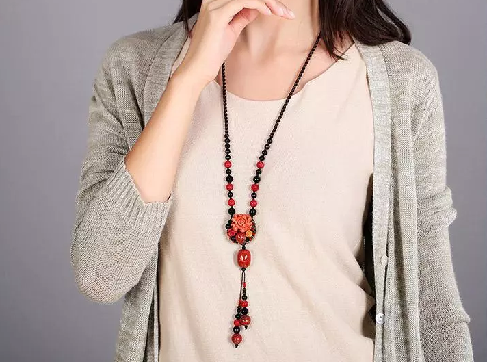 紅色復(fù)古立體花朵吊墜毛衣鏈項(xiàng)鏈?zhǔn)罪? src="/wenxue/d/file/bigpic/190404/04/13-1G010112034-50.png" style="height: 501px; width: 750px;" / data-Ho3B="FCE0gl"><br / data-ycO2="MT4JR3">
	<img alt=