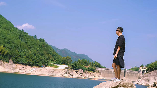 麗水·浮光，浮光指路茶香入夢(mèng)蓋一間湖畔大學(xué)