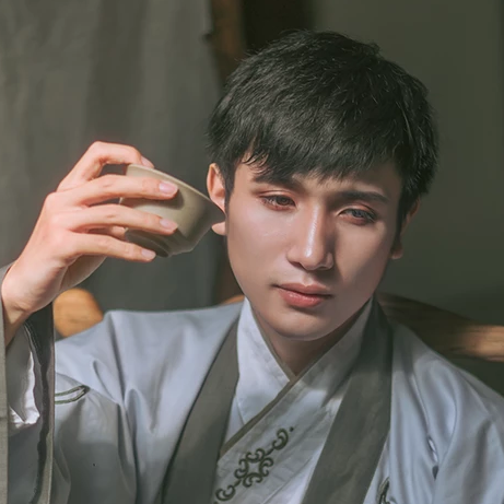 古典家佳樂文學(xué)漢服孤館燈青頭像，古風(fēng)男生頭像