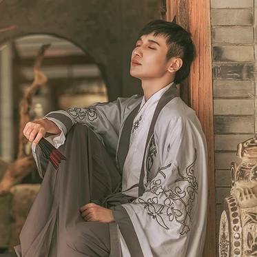 古典家佳樂文學(xué)漢服孤館燈青頭像，古風(fēng)男生頭像