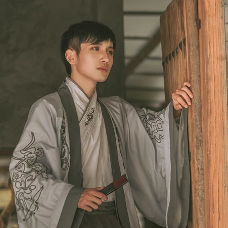 古典家佳樂文學(xué)漢服孤館燈青頭像，古風(fēng)男生頭像