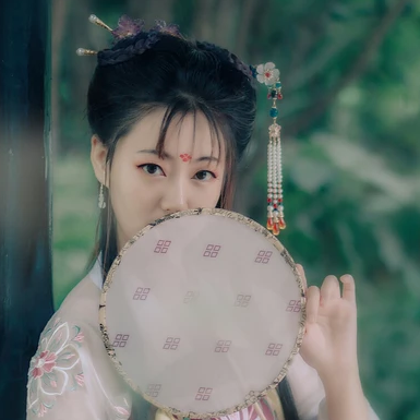 唯美漢服女生頭像，古風(fēng)真人女子頭像
