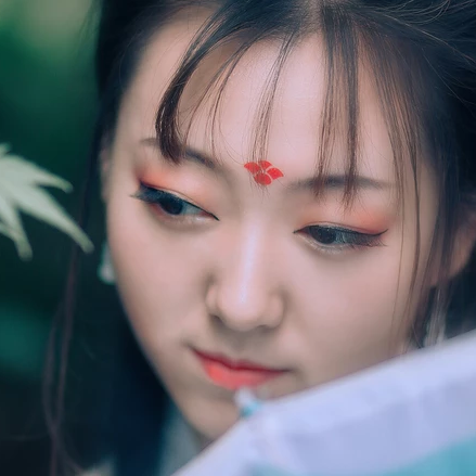 唯美漢服女生頭像，古風(fēng)真人女子頭像