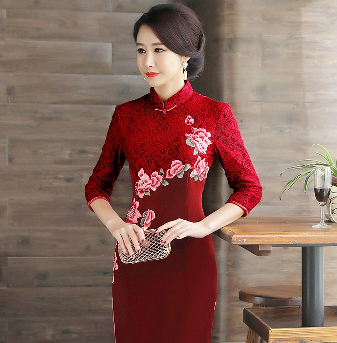 繡花蕾絲金絲絨長款旗袍，中袖優(yōu)雅旗袍
