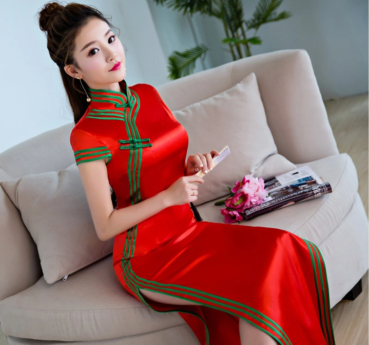 時尚家佳樂文學(xué)紅色走秀旗袍