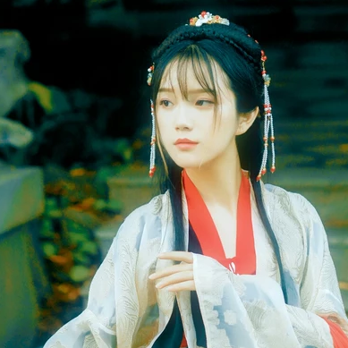 優(yōu)雅時尚古風頭像，唯美古風真人女子頭像