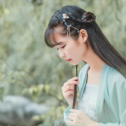 小清新漢服女子頭像，唯美古風(fēng)女子真人頭像