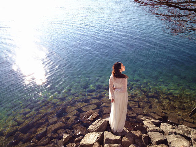 寧波·花雨醉，品花間一壺酒聽雨后醉朦朧
