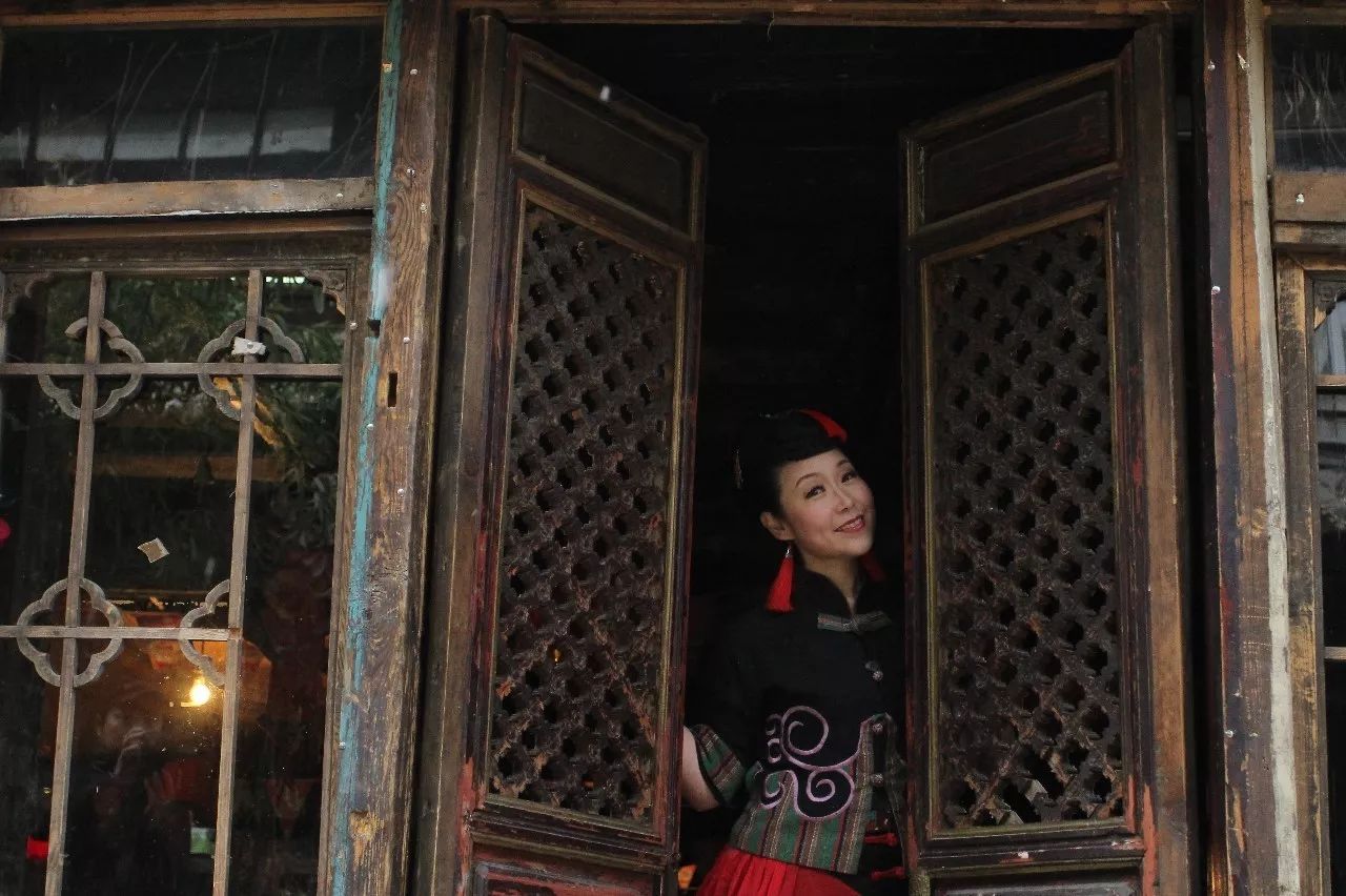 寧波·花雨醉，品花間一壺酒聽雨后醉朦朧