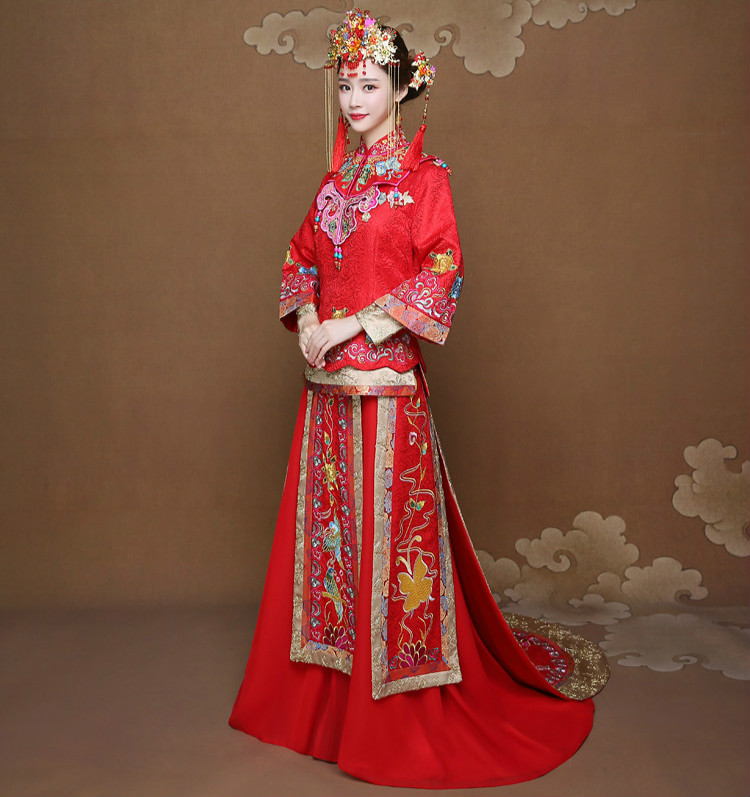 披肩拖尾秀禾服新娘禮服，時尚大氣中式禮服