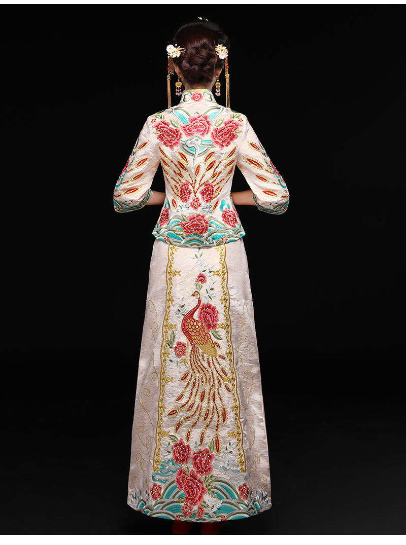 精致刺繡中式禮服，復(fù)古時尚新娘禮服