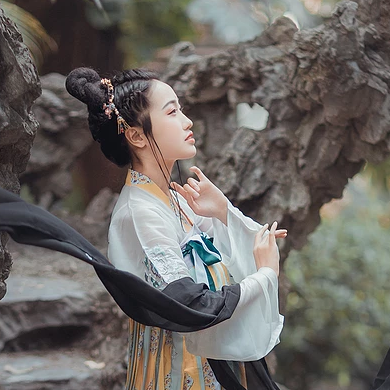 唯美漢服傷感頭像，唯美古風女子真人頭像